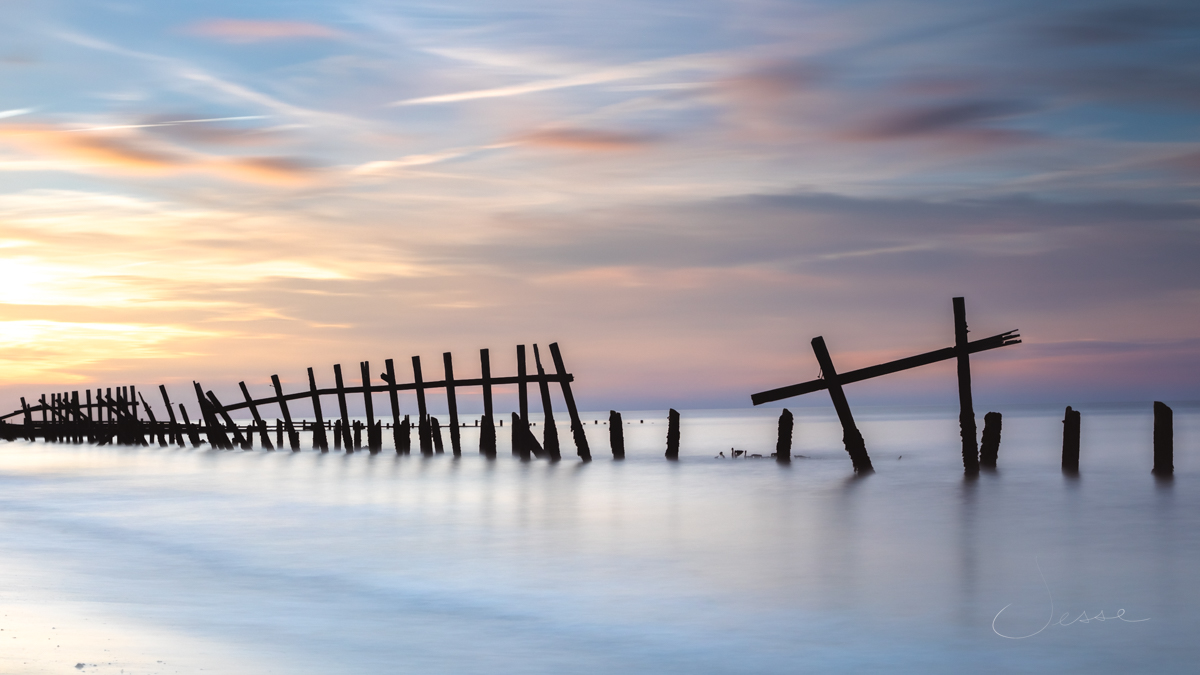 jessej1s's tweet photo. A sunset in Happisburgh, Norfolk, England. This is one of my first attempts at a longer exposure using filters. I like the softness it created!
#Canon #CanonPhotography #Happisburgh #England #Norfolk #UK #longexposure #landscapephotography #seascape #sunsetphotography https://t.co/3VtRgWrAUU