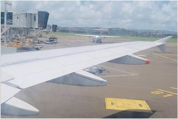 la1ere's tweet photo. ✈Le projet d’une taxe supplémentaire sur l'aérien pour financer le secteur ferroviaire passe mal en Outre-mer, où il n’existe pas de train
💻📱https://t.co/i9Z3rYCOcG https://t.co/1TMUjn59z3