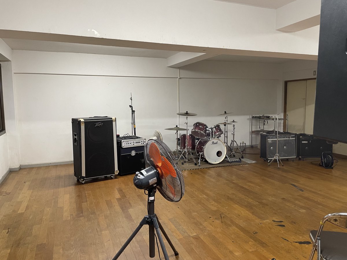 SoundFactory2's tweet photo. 先日、部員有志で部室の掃除をしました！
みなさんのおかげですごく綺麗になりました！！ピッカピカです！！ https://t.co/eHddmLzAy0