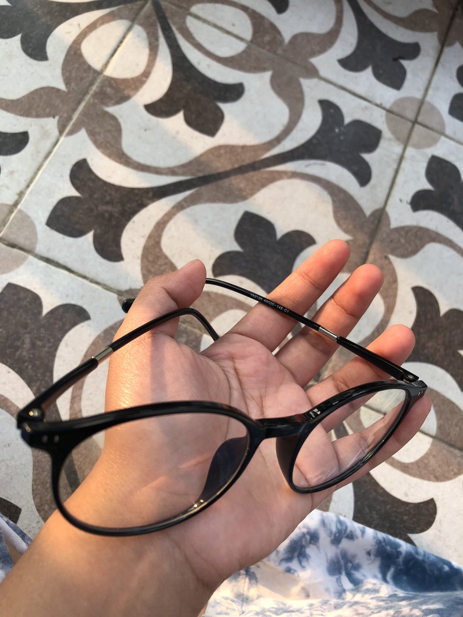 wts wtb jual beli preloved new kacamata normal anti blueray!! alasan jual krn salah klik harusnya yg minus :(
jual rugi 100k aja guys (kartu garansi sebulan, free tempat kacamata + cairan pembersih dan lap) bisa via oren #zonauang #zonaba #zonabu #zonajajanᅠᅠᅠ