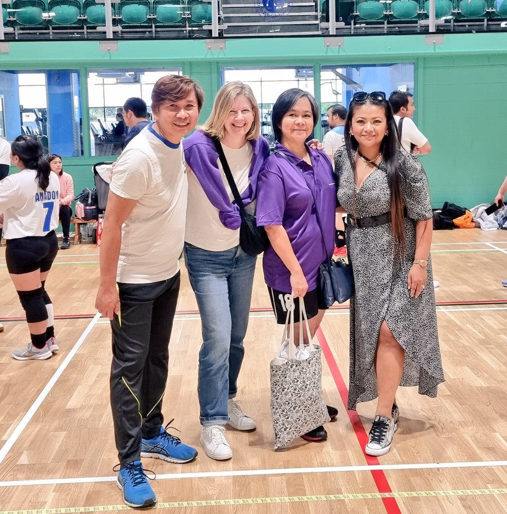 mayparsons's tweet photo. Joining in the fun at our first-ever BOB Sportsfest with @BucksHealthcare
& Royal Berkshire bringing in a bit of healthy competition. Mitchell & Arlene showing their volleyball prowess. Bridget & I are the main #cheerleaders๐คพ๐ฝโโ๏ธ๐คพ๐ฝโโ๏ธ๐คผ๐ฝโโ๏ธ #healthandwellbeing #NHSstaff @karenabonner2 https://t.co/rXn9qaJMpl