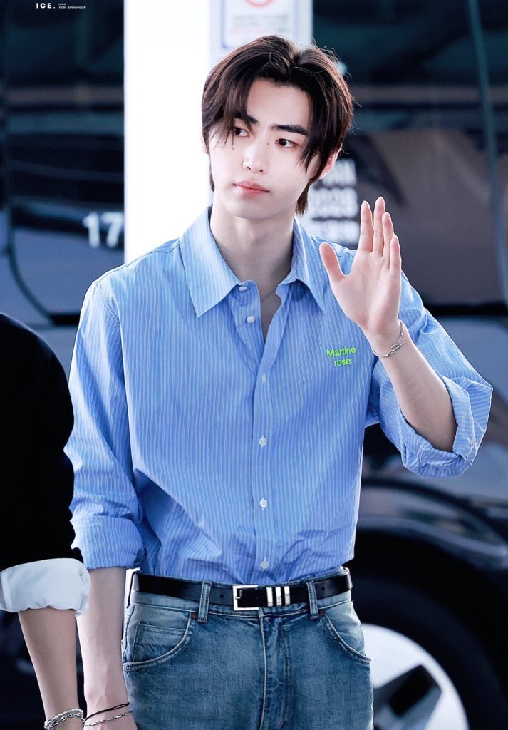 parkhoonstyle's tweet photo. Park Sunghoon wearing at the airport and at YIZHIYU fansign in China today:
19 STUDIO (Korea)
PU Leather Belt ($34)
🔗 https://t.co/LV2YUOBu8i
#SUNGHOON #성훈 #엔하이픈_성훈 #Enhypen #19studio #yizhiyu #enhypenyizhiyu https://t.co/4YzKZnaESS