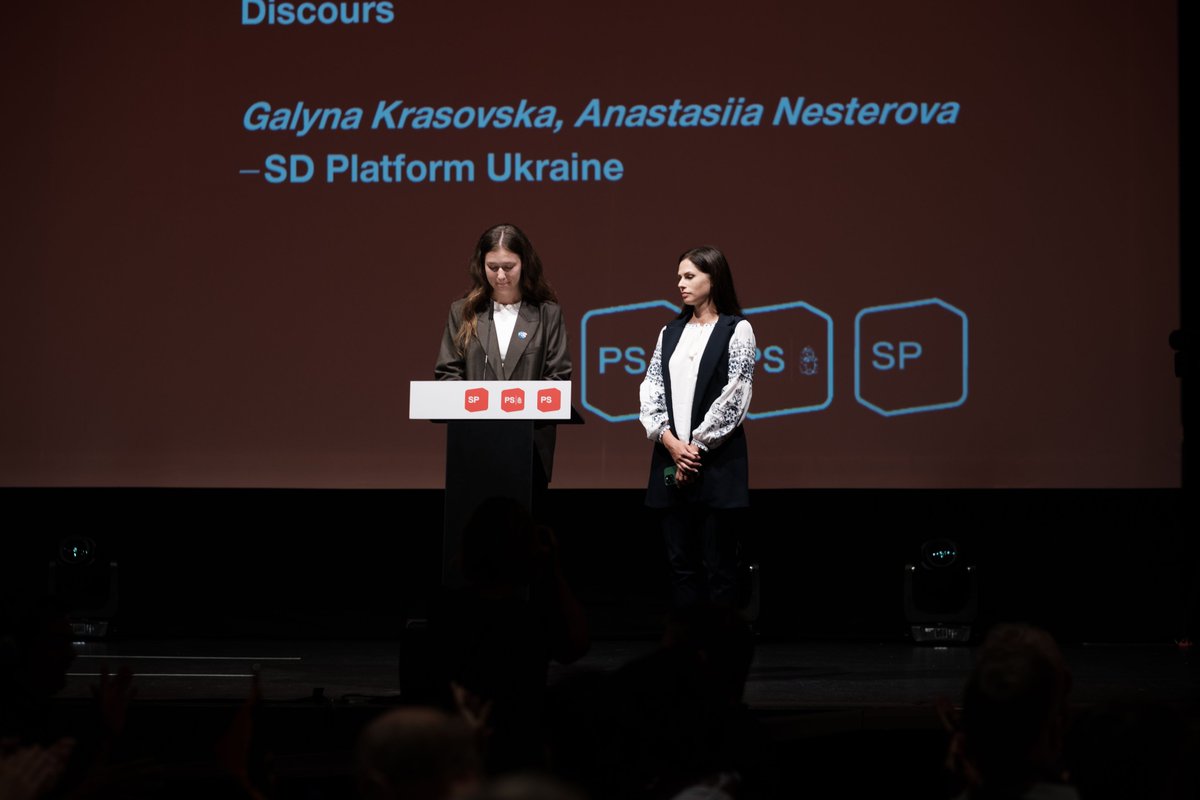 spschweiz's tweet photo. Eindrücklich: Vertreterinnen der SD Platform Ukraine berichten an unserem #ParteitagSP über die politische Arbeit unter den Bedingungen des Krieges in der #Ukraine. #StandWithUkraine 🇺🇦 🕊️ https://t.co/QBpGCimwQ5
