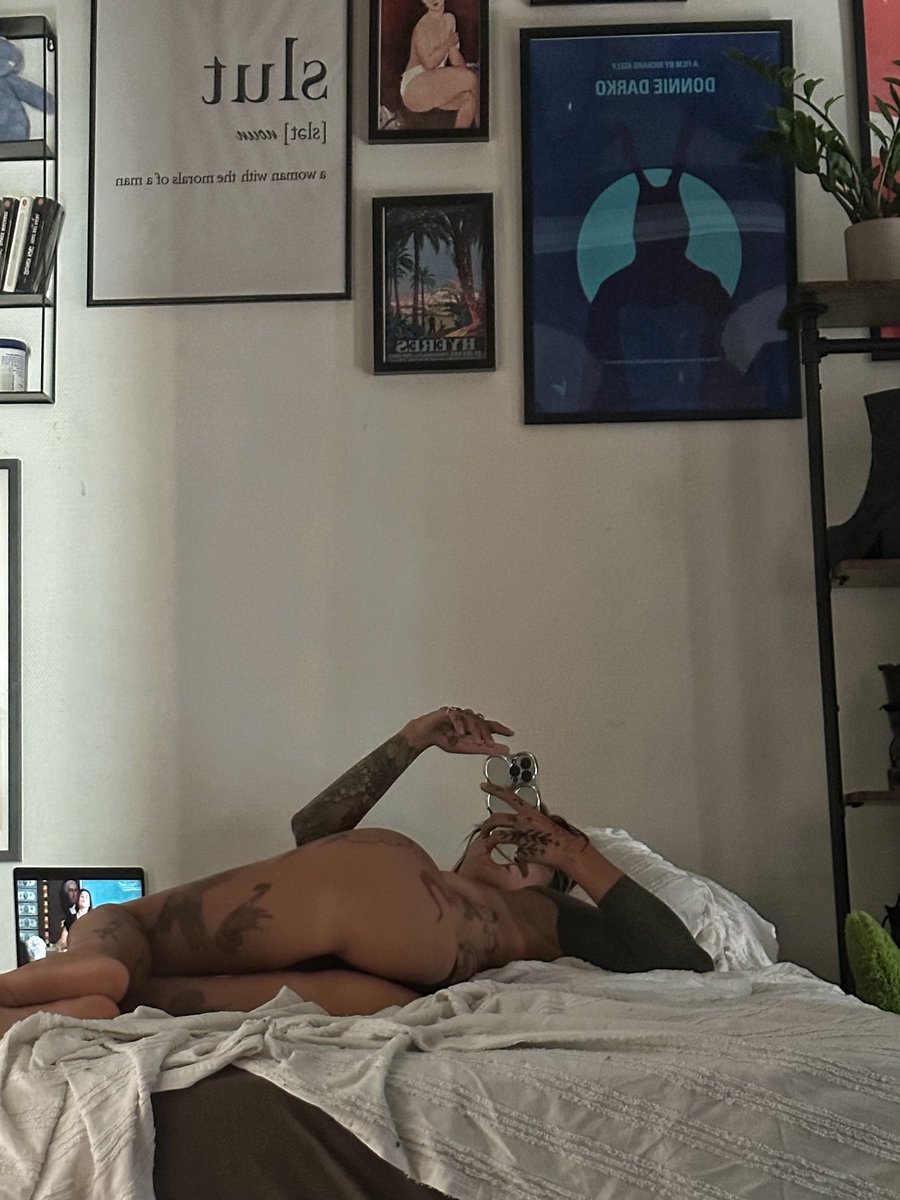 lameuftatoueela's tweet photo. Belle au bois dormant https://t.co/QAeQfZBazE