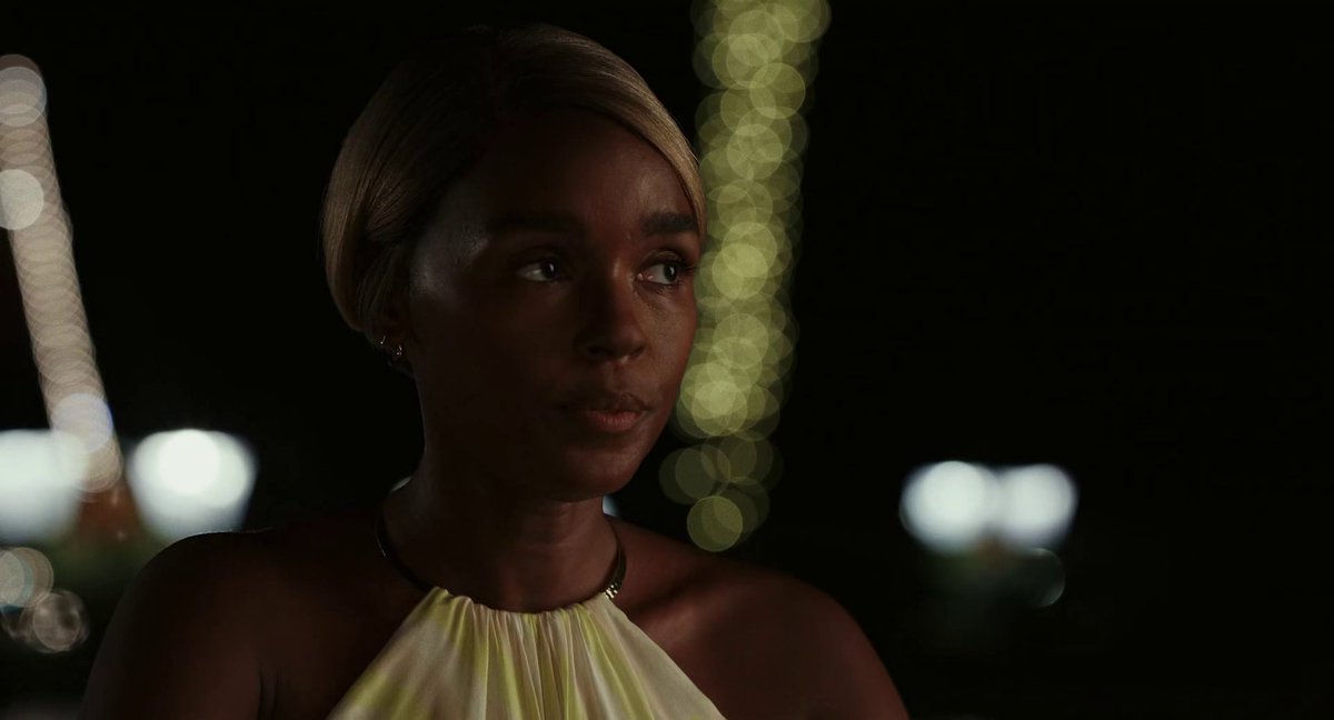 Glass Onion Minute tweet media