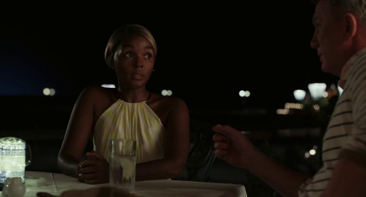 Glass Onion Minute tweet media