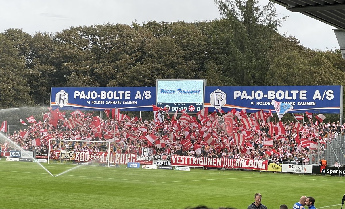 aabsportdk's tweet photo. Tak for den flotte opbakning i torsdags 🔴⚪️🔴
Vi ses på Aalborg Portland Park i morgen kl. 15.00 - https://t.co/L8KklYzL3U 🎟️
#AaB #SuperAaB #HeleNordjyllandsHold https://t.co/L4BeQui48q