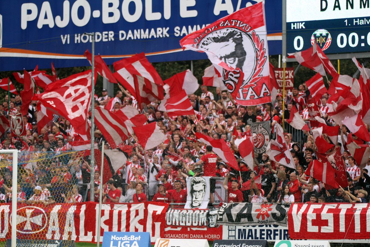 aabsportdk's tweet photo. Tak for den flotte opbakning i torsdags 🔴⚪️🔴
Vi ses på Aalborg Portland Park i morgen kl. 15.00 - https://t.co/L8KklYzL3U 🎟️
#AaB #SuperAaB #HeleNordjyllandsHold https://t.co/L4BeQui48q