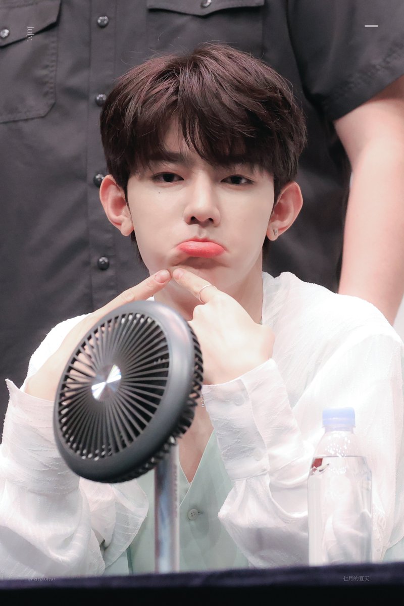 julyzhhao's tweet photo. 230728 꼭 웃어줘 🤍 #장하오 #章昊 #ZHANGHAO #ジャンハオ #ZB1 #ZEROBASEONE https://t.co/D1bZQUV7Ub