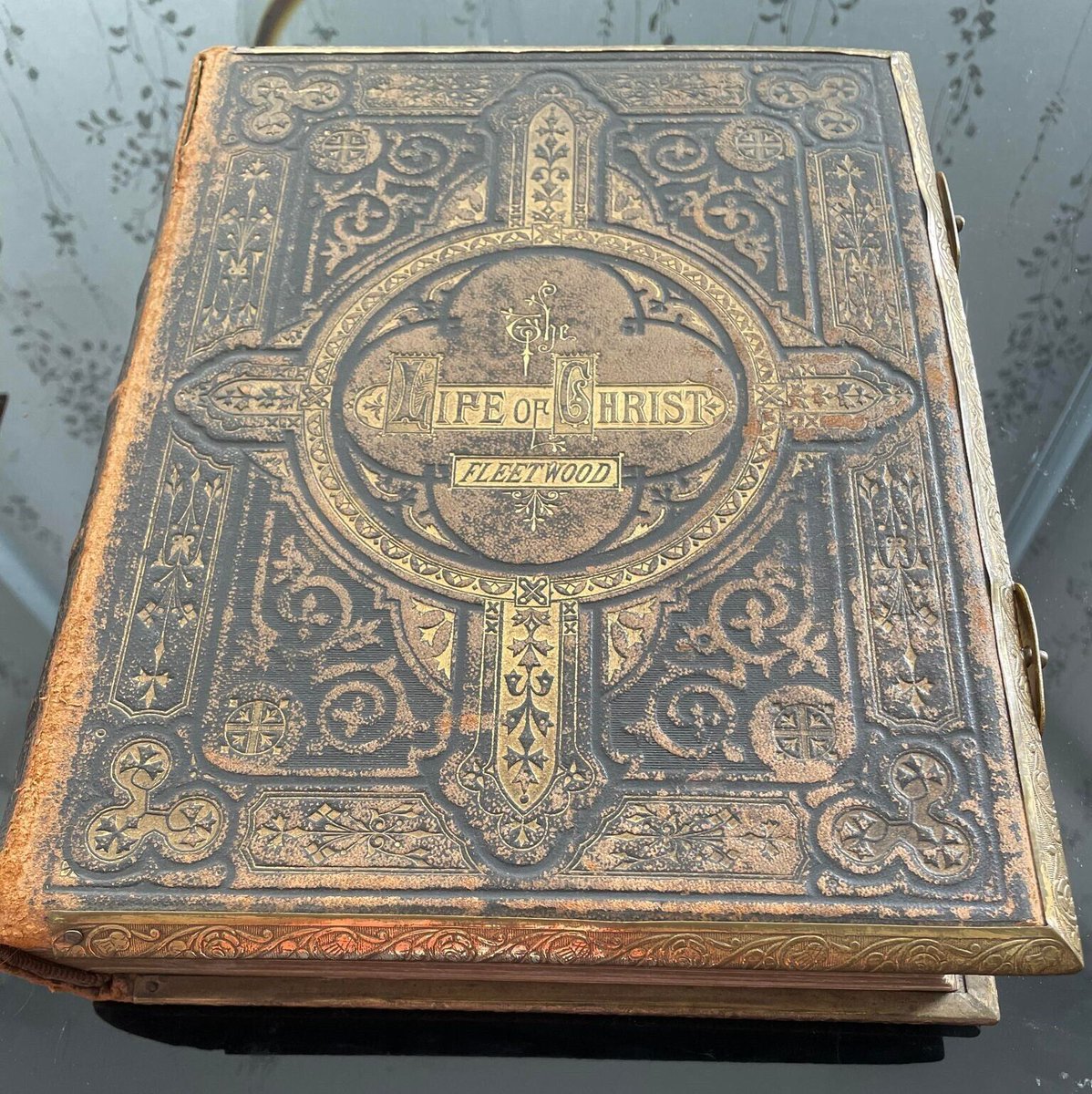 #Ebay lot ending soon! 
THE LIFE OF OUR BLESSED LORD AND SAVIOUR JESUS CHRIST REV JOHN FLEETWOOD #BOOK by Rev. John Fleetwodd, D.D. with numerous illustrative notes. Circa mid to late 1800's. 
Ornate leather and gilt cover
Approx 12.5 in x 10 in
ebay.co.uk/itm/3549884936… <a href="/ebay/">eBay</a>