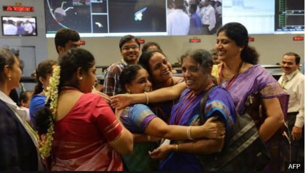 Power dressers that took us to the moon and back ❤️

#saree #sareefashion #powerdressing #sareelover #sareeindia