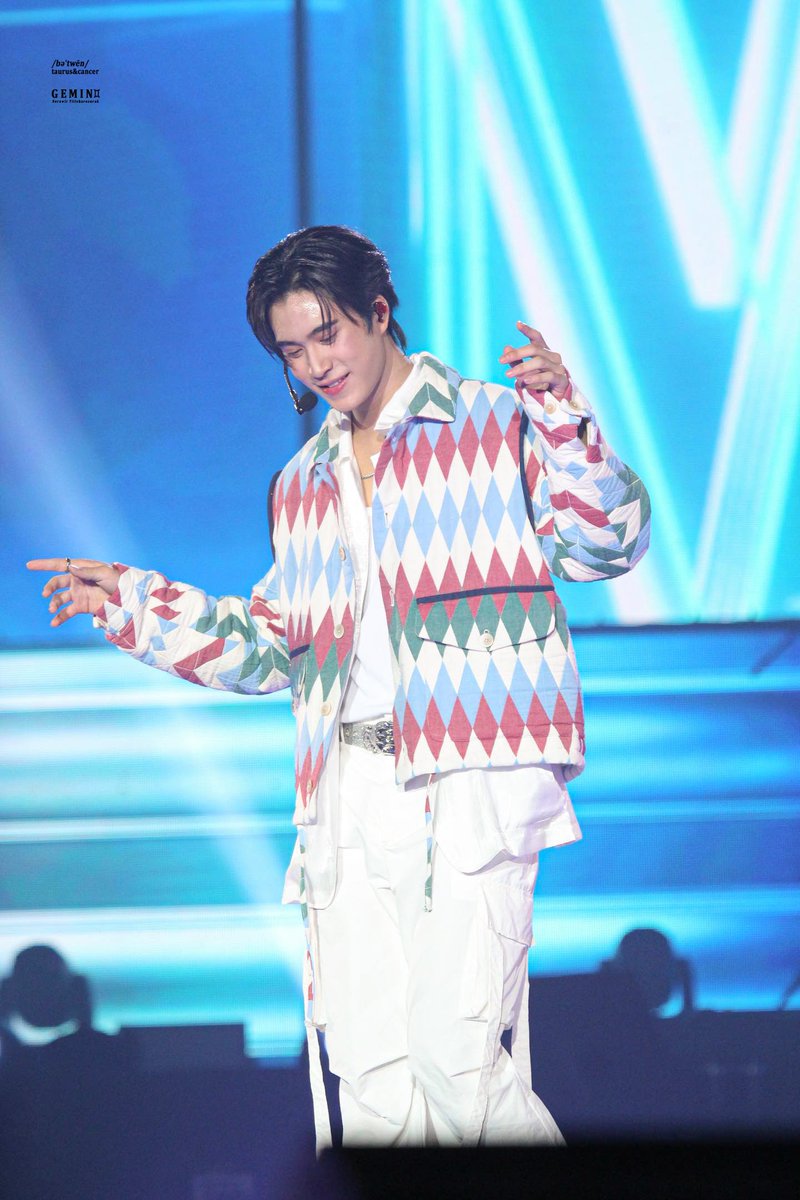 BTAC_NT2004's tweet photo. 230826 @gemini_ti 
#Gemini_NT #GeminiFourthConcertD1

พี่เจมีหล่อมากกกกก 🫠 https://t.co/WfcHeKC273