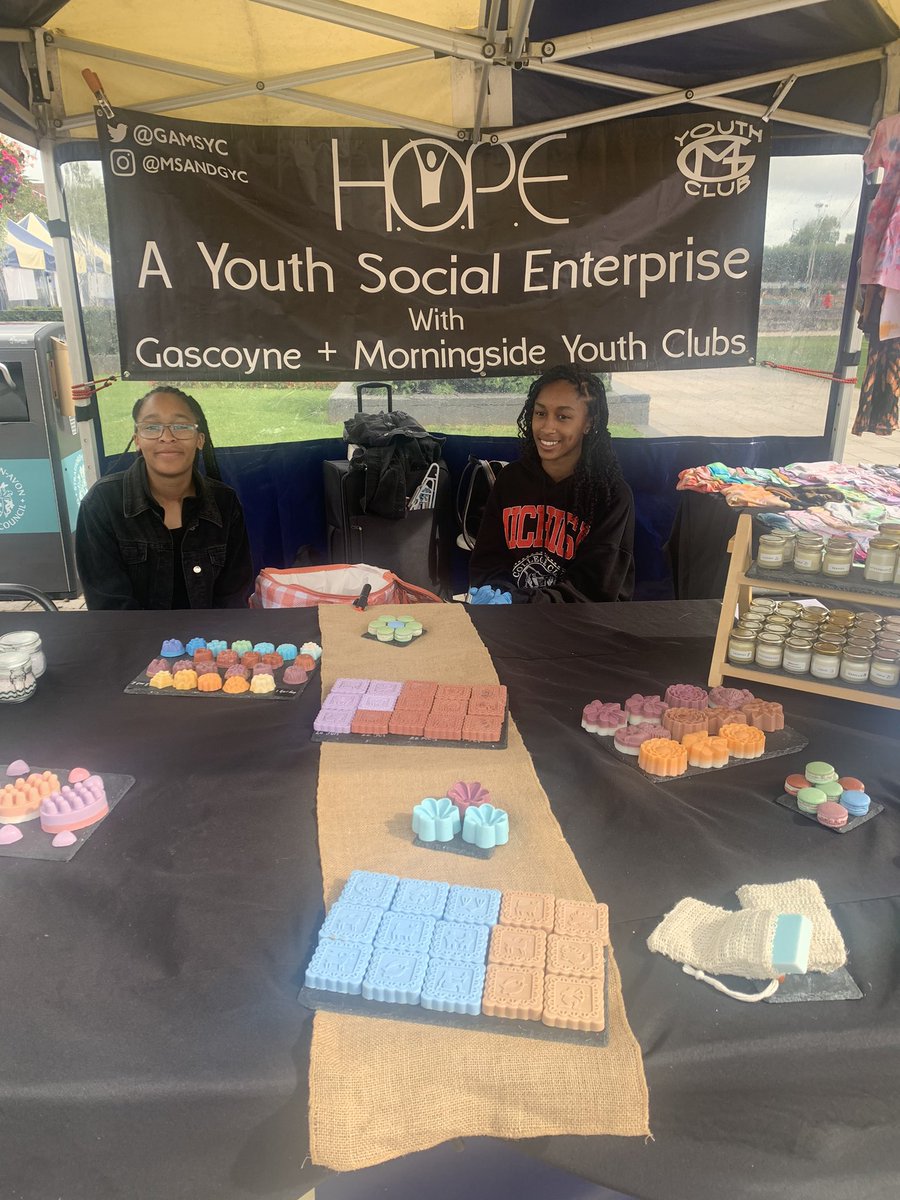 Day 2 at the National Youth Market Here at the U16 stall holders Hackney’s young people are well represented with us, HOPE and Romeo great vibe here & such talented entrepreneurial young people.m @younghackney @mayorofhackney @eastendcommunityfund @MarketsUponAvon @marketsmatter