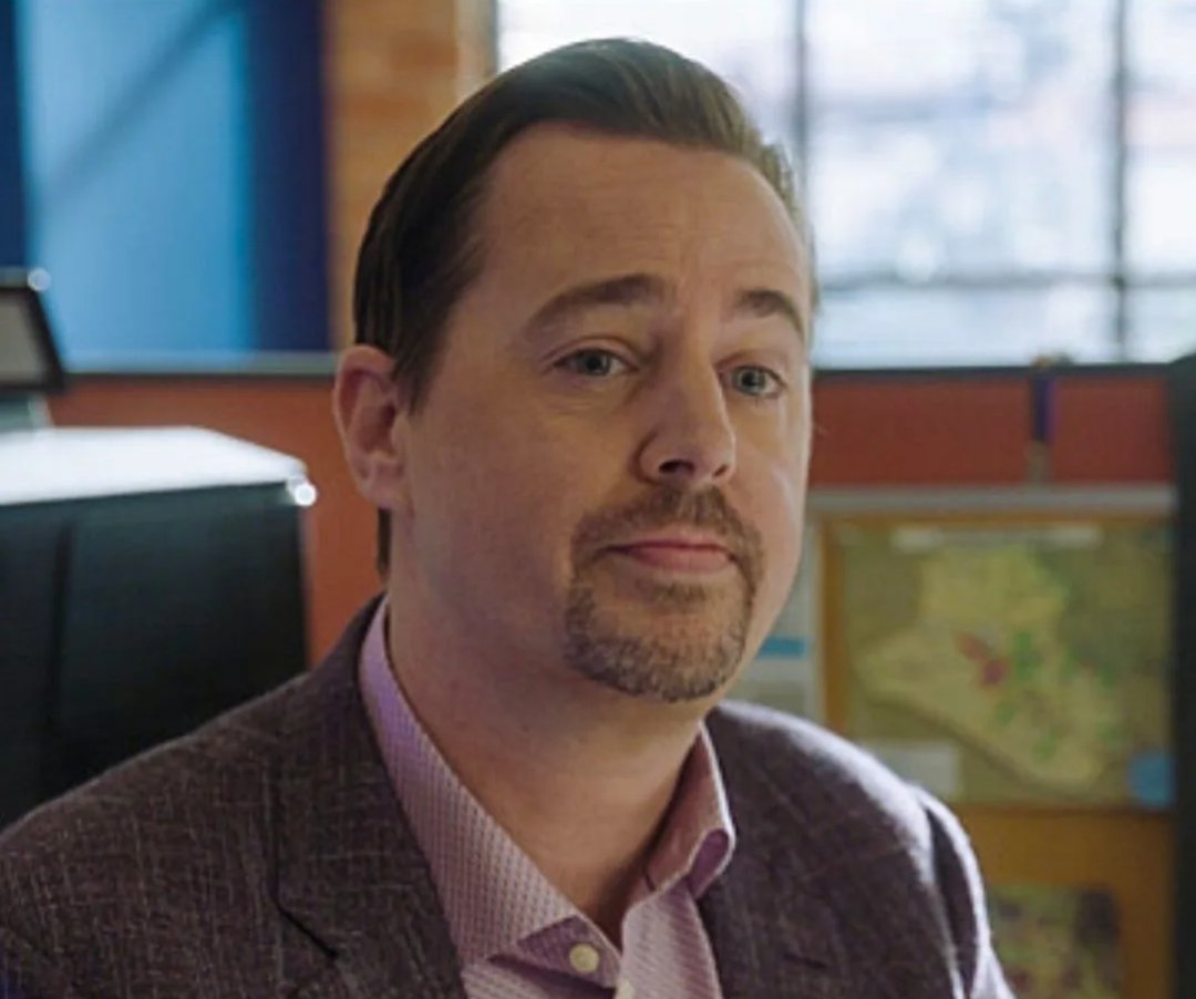 KleinerBlog's tweet photo. @Barnacules Makes you Look Like Sean Murray https://t.co/OspLm3YOqh