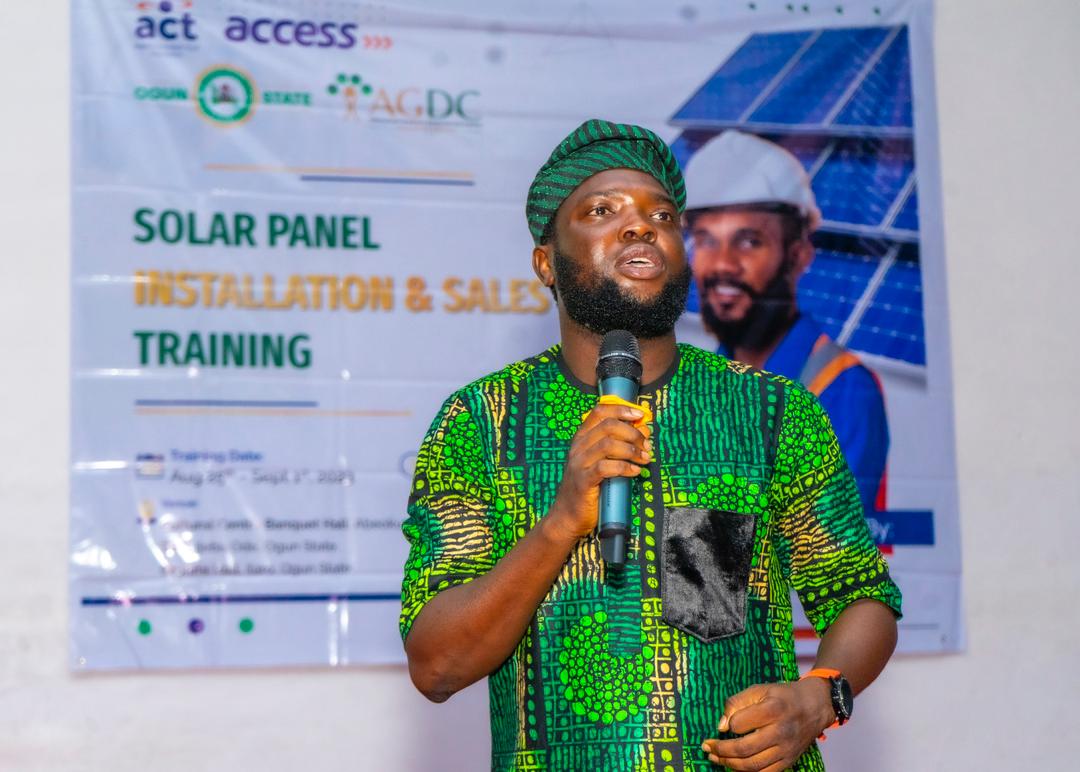 I am delighted to receive inspiring feedbacks from participants and young people about #Day1 of the #OGSGSolarPanelTraining
The most valuable currency in today's world is skills. This is why @dapoabiodunmfr @OGSG_Official made this training a priority in celebrating #IYD2023
