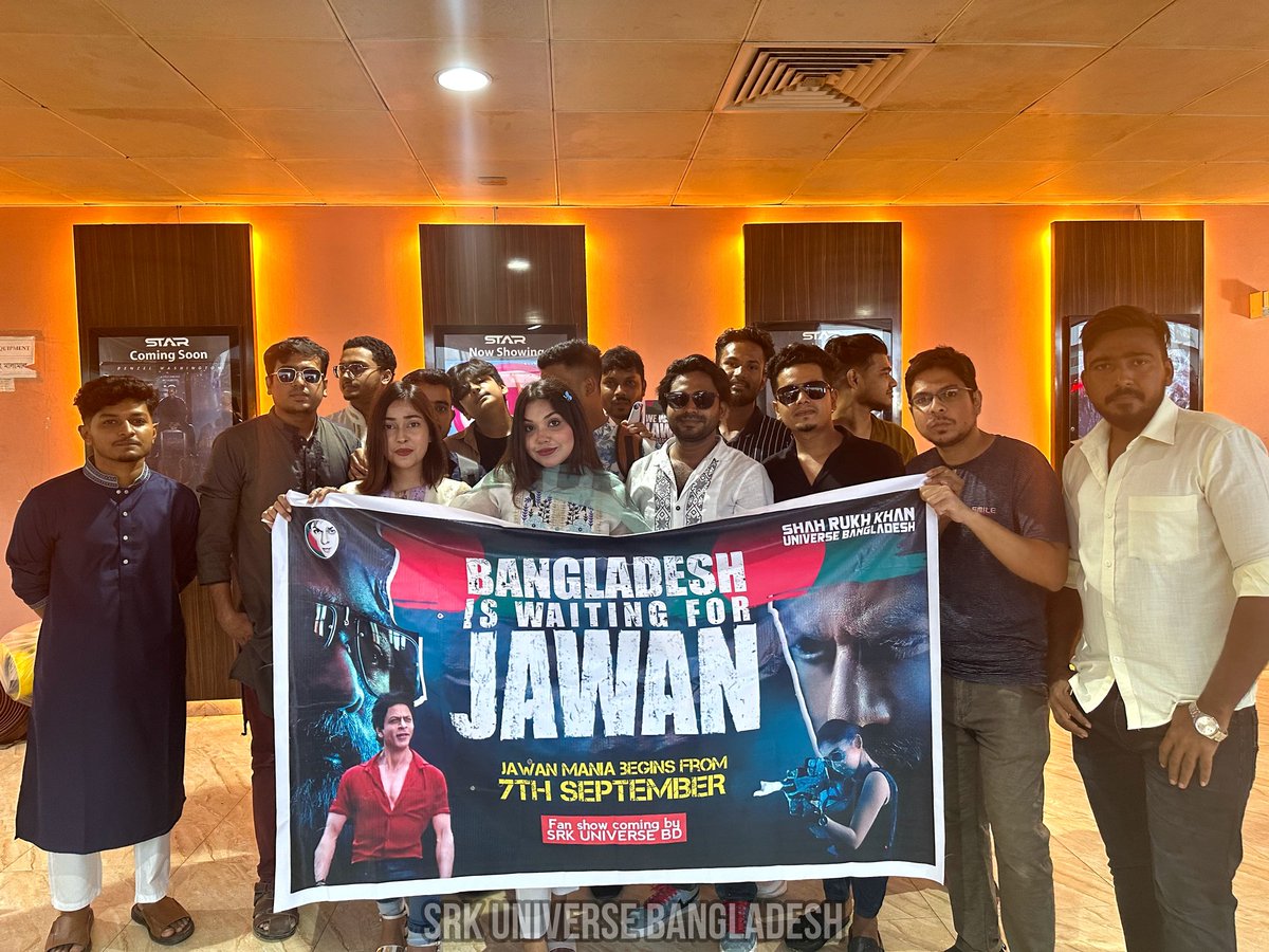 FahimAziz07's tweet photo. @iamsrk Sir @SRKUniverseBD_ organised a Fan event for Jawan surrounded by so many media. Bangladesh loves you equally ❤️ #AskSRK https://t.co/3IZVo3EnJ9