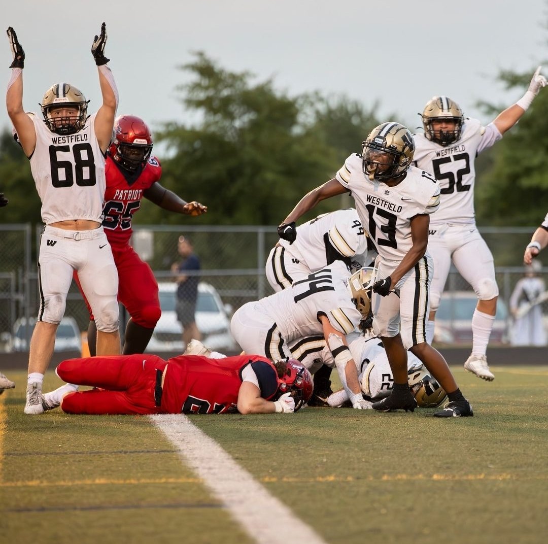 Congratulations to our Bulldog football team for taking down the Patriot Pioneers 35-7! Great performance from everyone. Let's beat Mount Vernon next Thursday!
#wearewestfield #gobulldogs