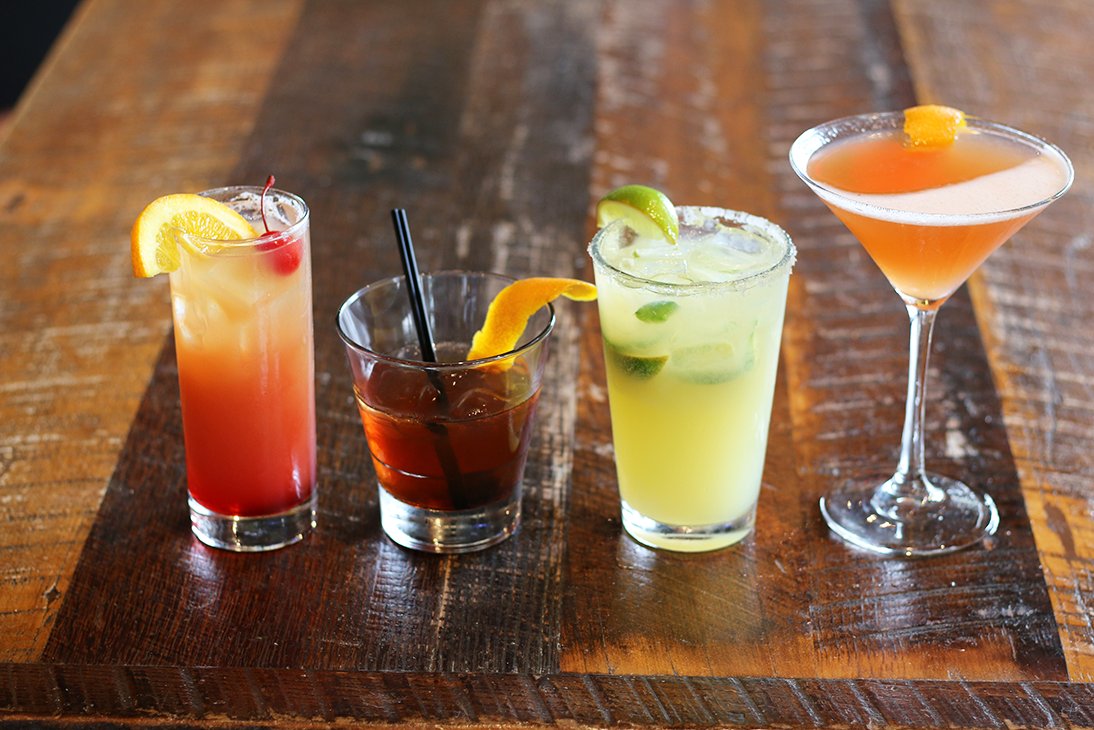 Sipping my way through the weekend, one delicious drink at a time 🥂🍹