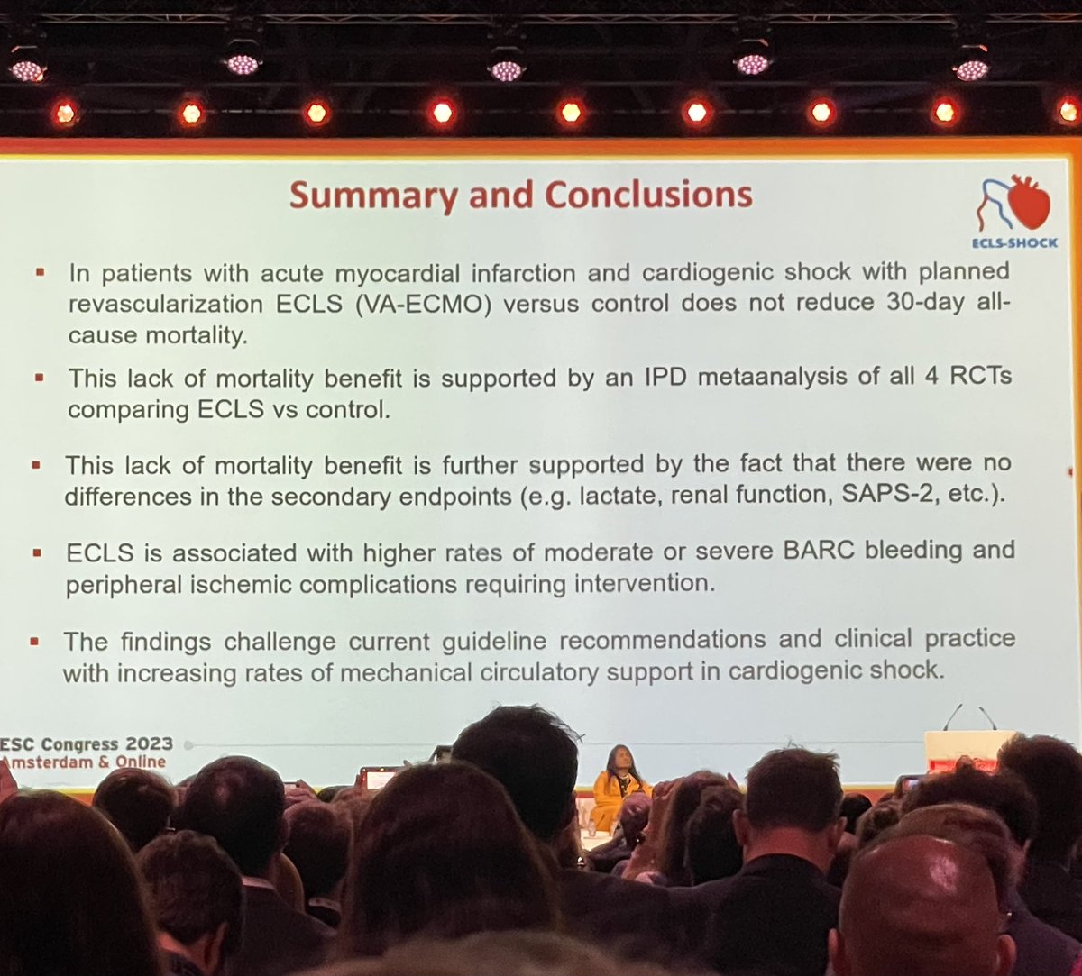 Daniel Messiha, MD (@realdocdan) on Twitter photo ⚠️#ECLSshock-trial at #ESCcongress by <a href="/thiele_holger/">Holger Thiele</a> <a href="/escardio/">European Society of Cardiology</a>
🔹No difference in 30d mortality in cardiogenic shock complicating AMI in ECLS vs Control
🔺increased bleeding risk and vasc complications
<a href="/TRassafMD/">Tienush Rassaf</a> <a href="/aljanosi/">Alexander Jánosi</a> <a href="/alrashidfadi/">Fadi Al-Rashid</a> <a href="/KardiologieHH/">Erik Rafflenbeul</a> <a href="/DGK_org/">Deutsche Gesellschaft für Kardiologie</a> <a href="/AGIKinterv/">AGIK</a> ⚠️#ECLSshock-trial at #ESCcongress by <a href="/thiele_holger/">Holger Thiele</a> <a href="/escardio/">European Society of Cardiology</a>
🔹No difference in 30d mortality in cardiogenic shock complicating AMI in ECLS vs Control
🔺increased bleeding risk and vasc complications
<a href="/TRassafMD/">Tienush Rassaf</a> <a href="/aljanosi/">Alexander Jánosi</a> <a href="/alrashidfadi/">Fadi Al-Rashid</a> <a href="/KardiologieHH/">Erik Rafflenbeul</a> <a href="/DGK_org/">Deutsche Gesellschaft für Kardiologie</a> <a href="/AGIKinterv/">AGIK</a>