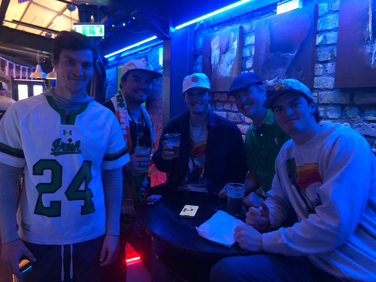 SlatterysPubD4's tweet photo. Best of luck to ⁦@NDFootball⁩ and ⁦⁦@NavyFB⁩

🇮🇪🇺🇸🏈🍻

#MuchMoreThanAGame #TouchdownIreland #BestSportsExperience https://t.co/NH0oSDTxGA