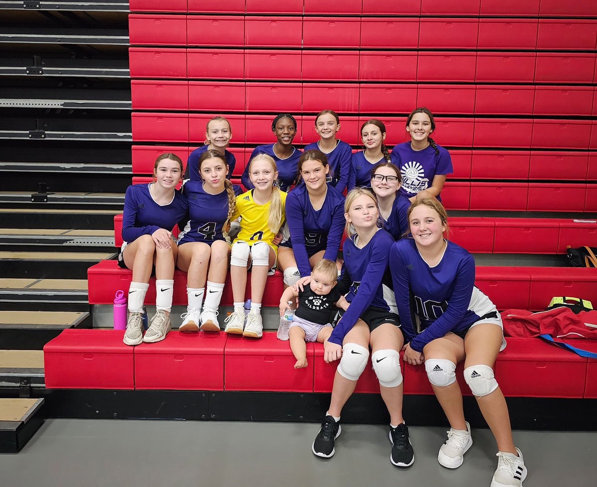 jenn_rich23's tweet photo. Paislee is helping at the 7th grade vball tournament today at @WISDBrabham   She is working the clock and giving the girls pointers during their breaks!! @RNorvell_WISD https://t.co/Y43UMm83TB