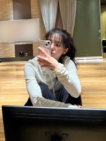 youngjinzip's tweet photo. this genre of youngjin https://t.co/H7p5gnYLNF