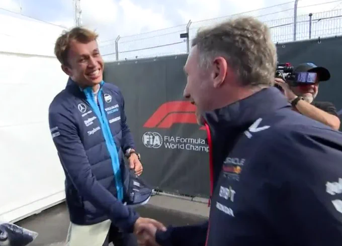 Christian Horner congratulating Alex Albon on qualifying P4

🥺❤️

📸: [@BRredbullracing]