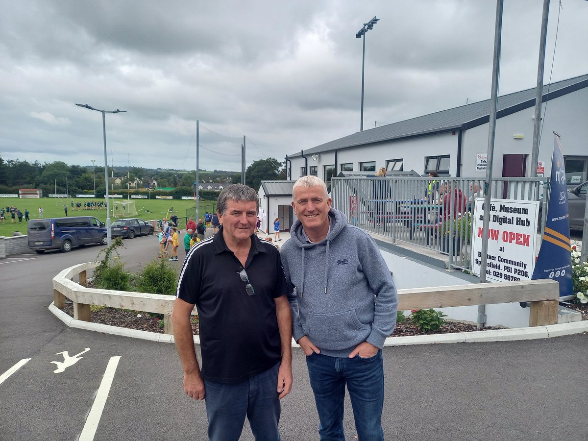 Special welcome to All Ireland winning manager John Kiely to Banteer Community Sportsfield today @OfficialCorkGAA @Munsterpps @DonalOgC