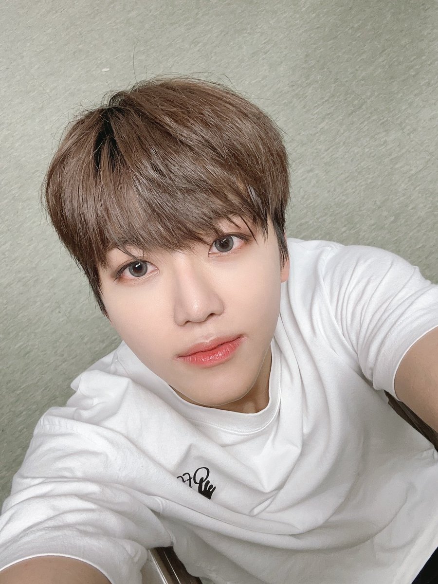 kitluv_0813's tweet photo. 바로셀카들고온ㄹㅈㄷ효자 https://t.co/JdA9kWtnSe
