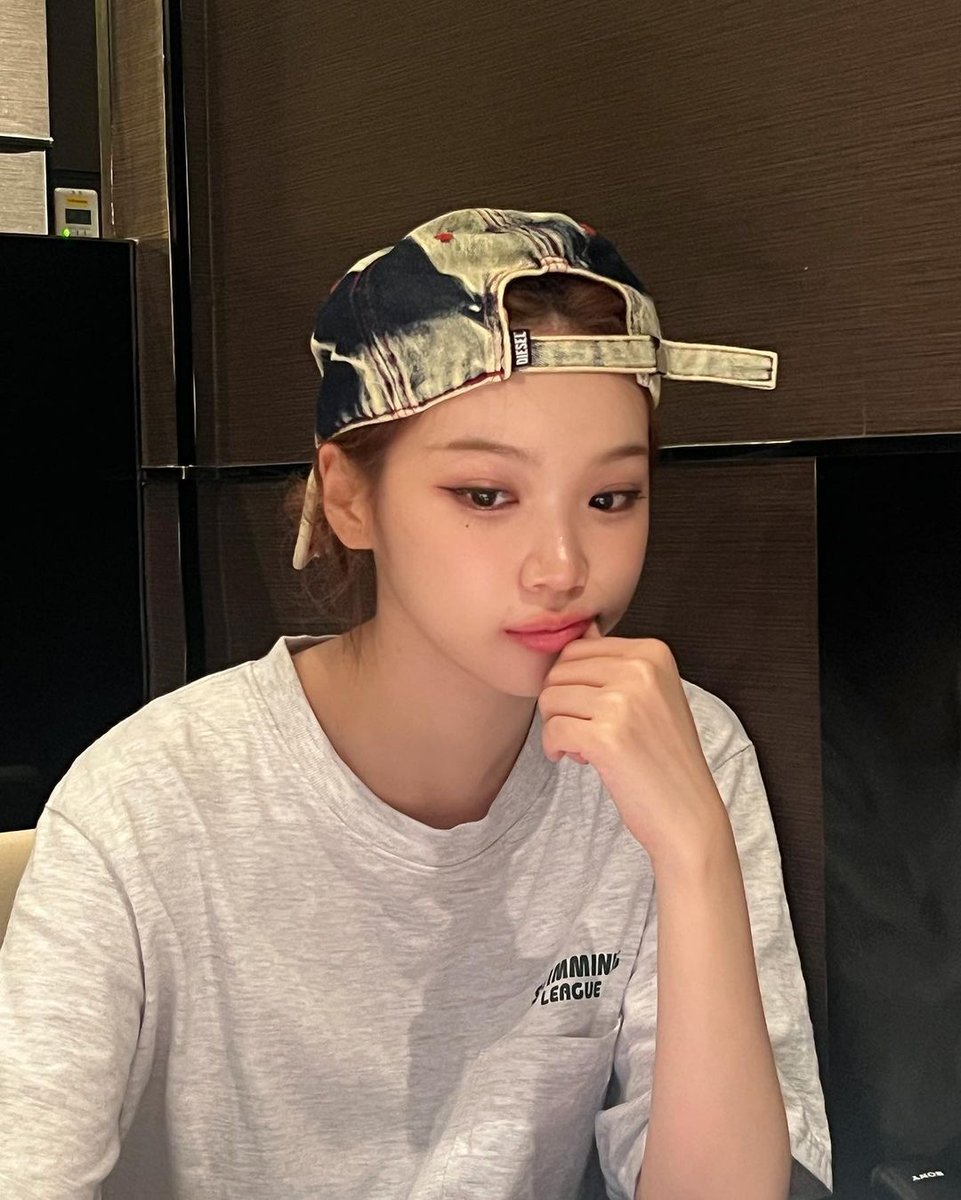 hourchaewon's tweet image. CHAEWON INSTAGRAM UPDATE OMG