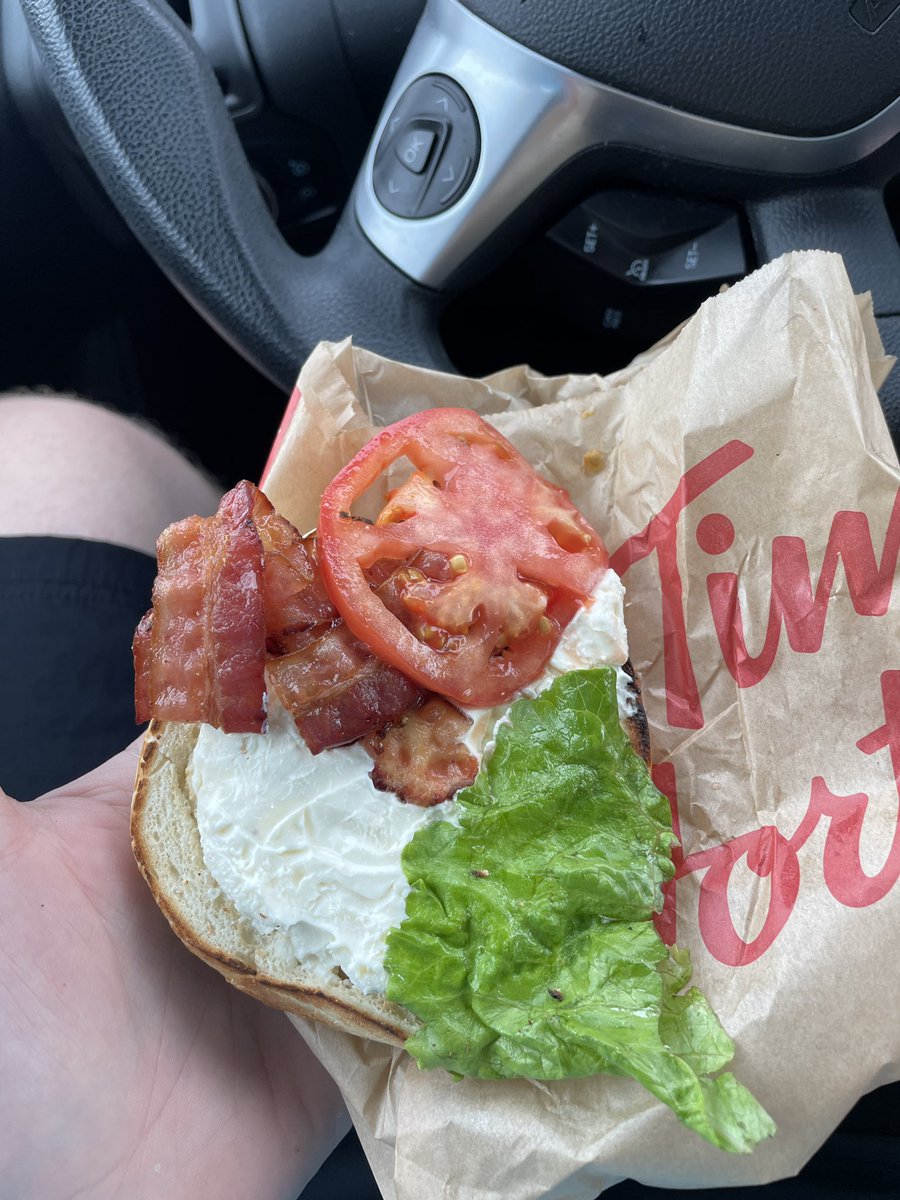 NeoStylez's tweet photo. @TimHortons what is this nonsense. You really need to reevaluate the training and management at this location. Pulled help from store front when there was 7 people in line. I know drive thru numbers matter but at what cost https://t.co/UQ1p496HIO