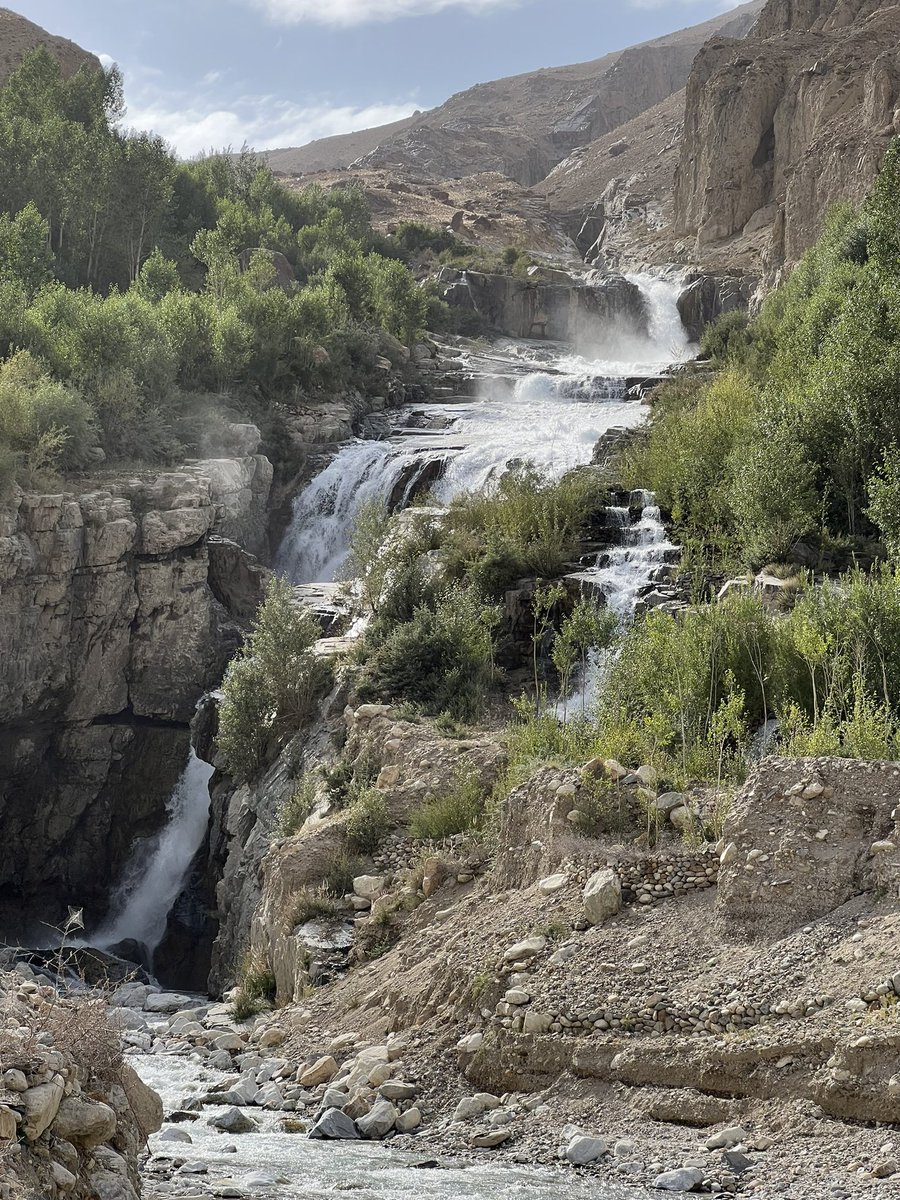 mtayeb's tweet photo. آبشار اسکتول .. زیباک بدخشان
#eskatol #waterfall #zibak #Badakhshan #Afghanistan https://t.co/K52KVKPWLW