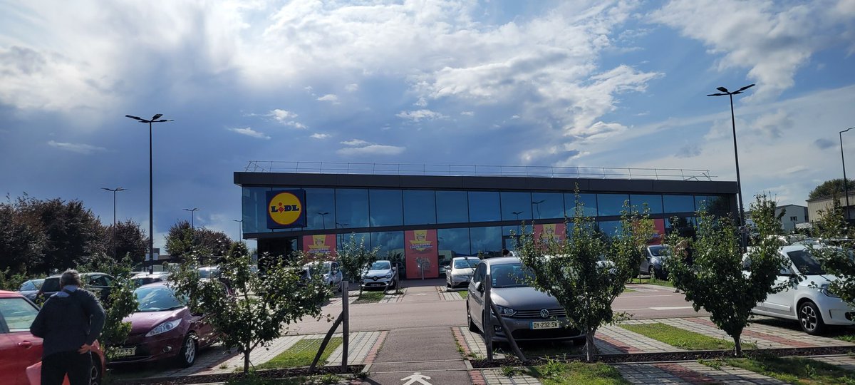 EClaire_scott's tweet photo. Arrived at destination about an hour ago. Managed to get our food shop done in @lidlfrance. Total trip here 476 miles. Averaged 259 wh/mi=3.9 mi/kwh. Really pleased with the car and only 2 charges to get here #modelyrwd #tesla #supercharging https://t.co/FGl7Avsoj4