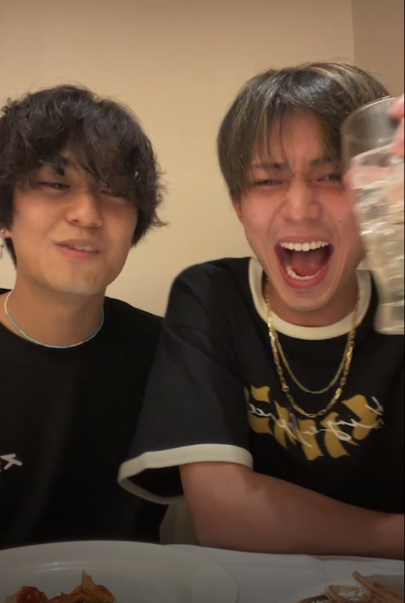 kaichansUkl's tweet photo. King &amp; Princeのほろ酔いインスタライブが無料でレジ袋が3円なの意味がわからないから本当に https://t.co/sE7FIiCNo6