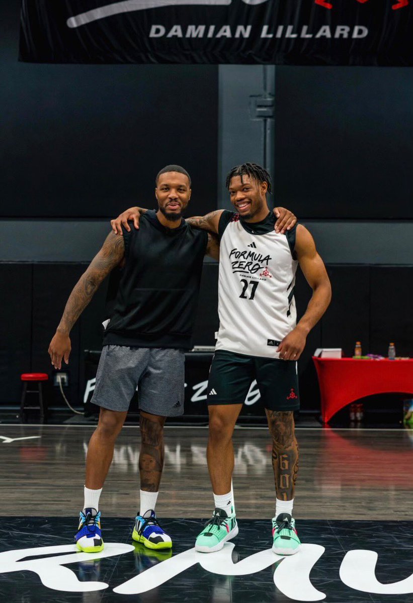 FAUMBB's tweet photo. Dame + South Florida 🧐

Congrats to our guy @martin_alijah for winning MVP of the Damian Lillard Camp 🏆 https://t.co/RX7SB5KQXa