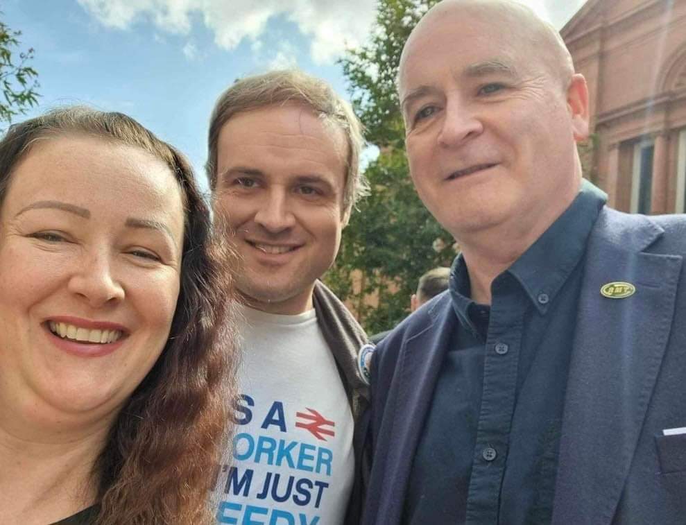 Late Turn tweet media