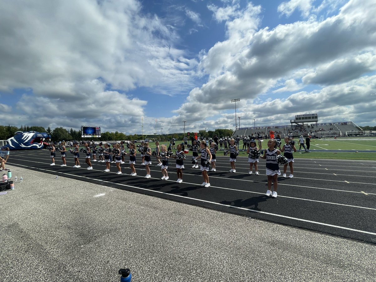 BissellLibrary's tweet photo. It’s a beautiful Saturday morning to cheer on my 3rd grade Twinsburg Youth Cheerleaders!!  Great job girls 💙!! https://t.co/J4DhxqEVh6