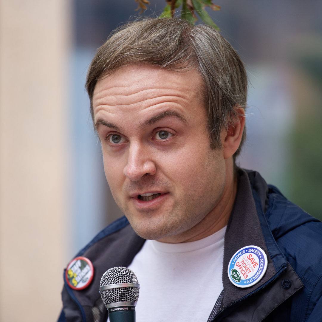 Late Turn tweet media