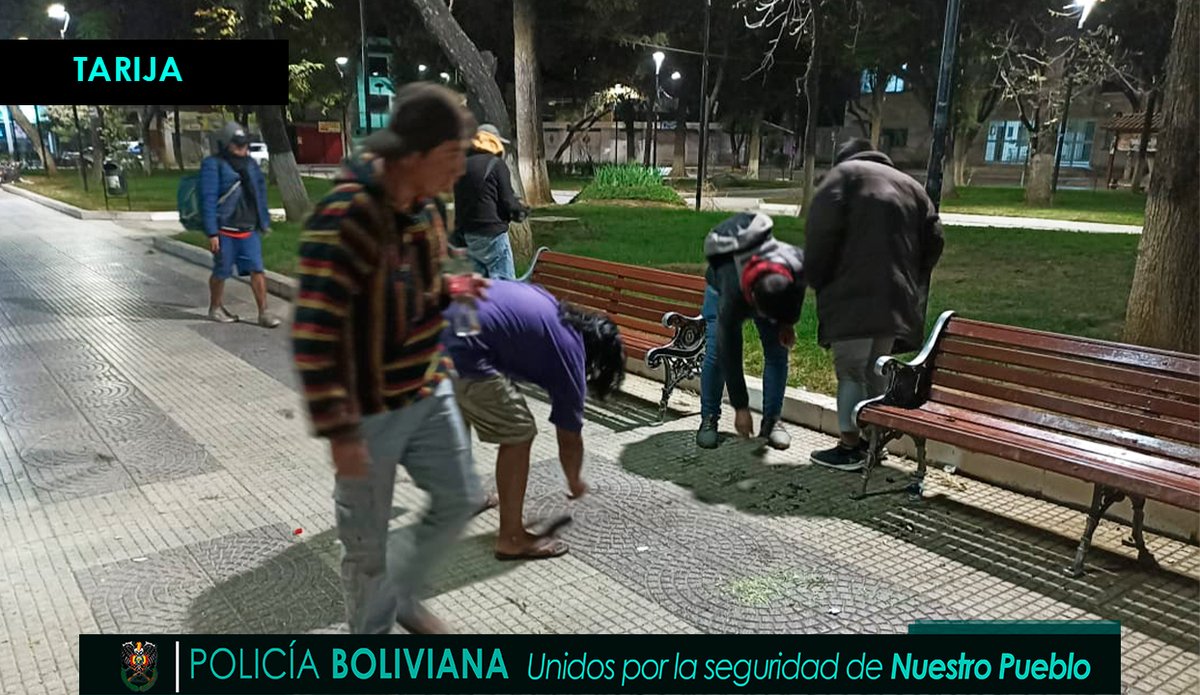 Pol_Boliviana's tweet photo. #Ley259
#GestiรณnOperativa
Este sรกbado 26 de agosto, como resultado de los Operativos del Plan #PorUnaBoliviaMejor, la Policรญa Boliviana supervisa el trabajo comunitario a nivel nacional de limpieza de espacios pรบblicos a los infractores de la #Ley259. https://t.co/9cX9OhoeD7