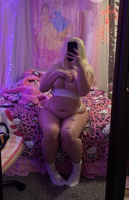my onlyfans is now $4.99 monthly https://t.co/JYJ5NUbBNP<a href="/tag/nsfwtwt"class="tags"><span>#nsfwtwt</span></a>