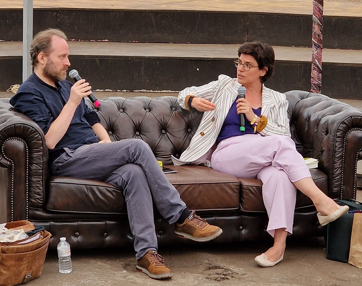 miekeschauv's tweet image. Interessant debat. Jaren geleden zond de openbare omroep #dekat uit. In #suskeenwiske werd een activist opgevoerd. En nu worden klimaatactivisten gecriminaliseerd. Hoe is het zo ver kunnen komen? @GeertBuelens @TinneVdS #refresh2023