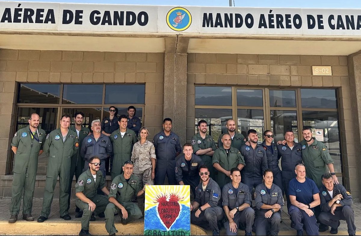 Tras 10 días de lucha contra el fuego, en los que nuestros 56 corsarios han trabajado realizando 900 descargas, (más de 5 millones de litros de agua) y más de 330h de vuelo, podemos gritar junto a todos ustedes nuestro lema: 

¡APAGA Y... VAMONOS!

Gracias por todo, Tenerife 🙂