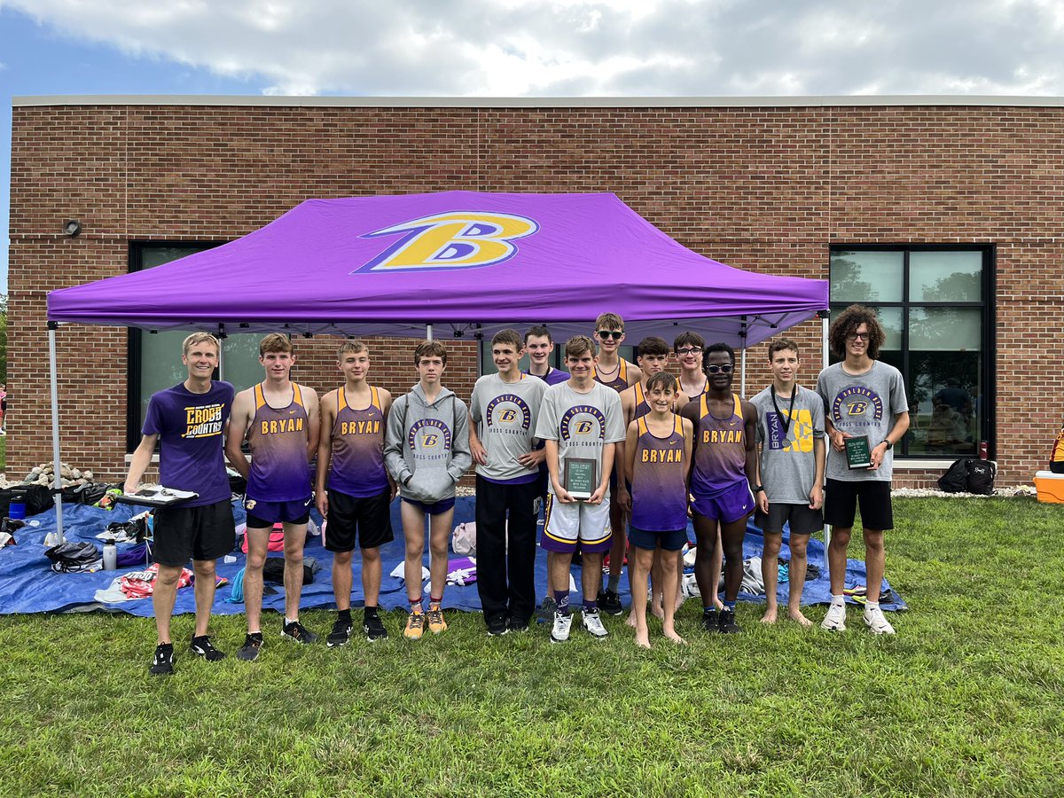 bryan_track's tweet photo. For the first time in years, our high school boys XC team won an invite! Congratulations to the boys at the Celina Rotary Invitational while competing against state ranked competition! https://t.co/SDRw9NWgdx
