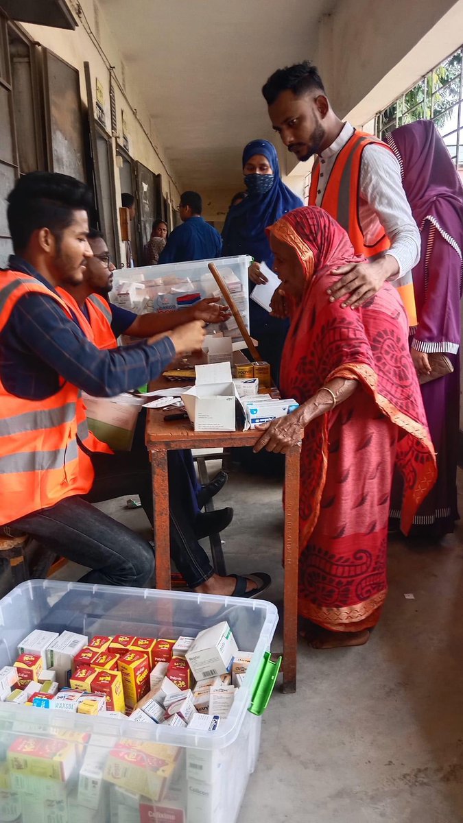 Bbarua76's tweet photo. Free Health Camp Chattogram Field Hospital Foundation on 25 August https://t.co/MYleQmU8LR