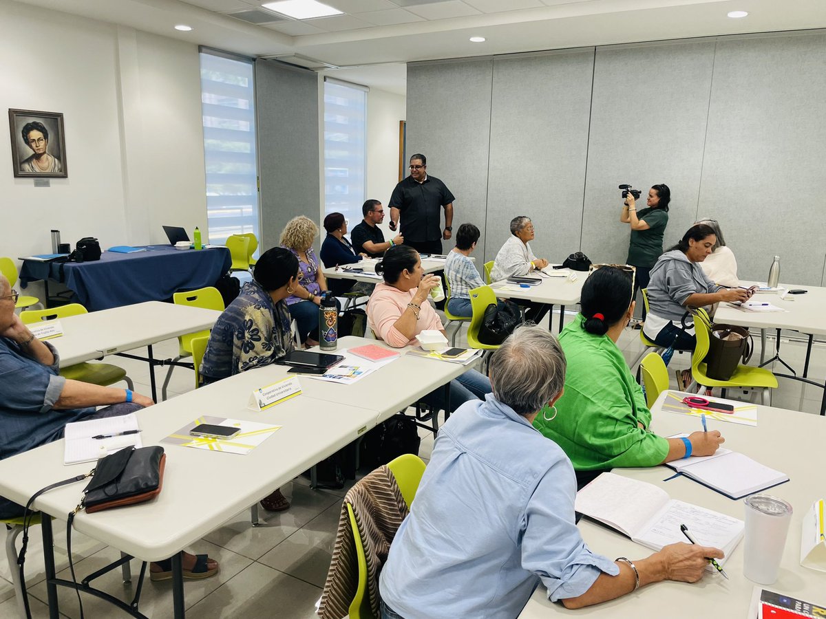 fidecooppr's tweet photo. Hoy comenzamos un Ciclo de #EmprendeCoop dedicando especialmente para #cooperativas de #vivienda. Estamos colaborando con @IRECUSA organización que ofrecerá 9 hrs de capacitación en #resiliencia #energética.
#QueremosInformarteCDBGDR
#CooperativasPR
#FIDECOOP https://t.co/j7i0h1MfVQ