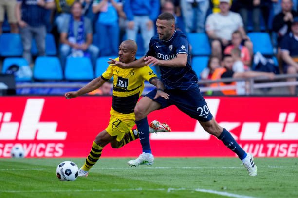 Full time. Dortmund drop points in Bochum after another lackluster performance. 

Edin Terzić‘s team has looked lost and without concrete ideas on how to play football in the first two games of the season.

#BOCBVB
