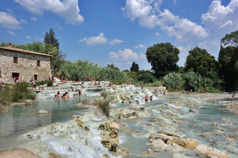 RouteReveler's tweet photo. 🧖‍♀️🍃 Allow yourself to relax in the healing embrace of Terme di Saturnia's enchanting waters and immerse in the tranquility of Tuscany's beauty. Let nature revitalize your senses and experience the ultimate escape you've been longing for 🌺🌞. https://t.co/bNCrDtxuI9