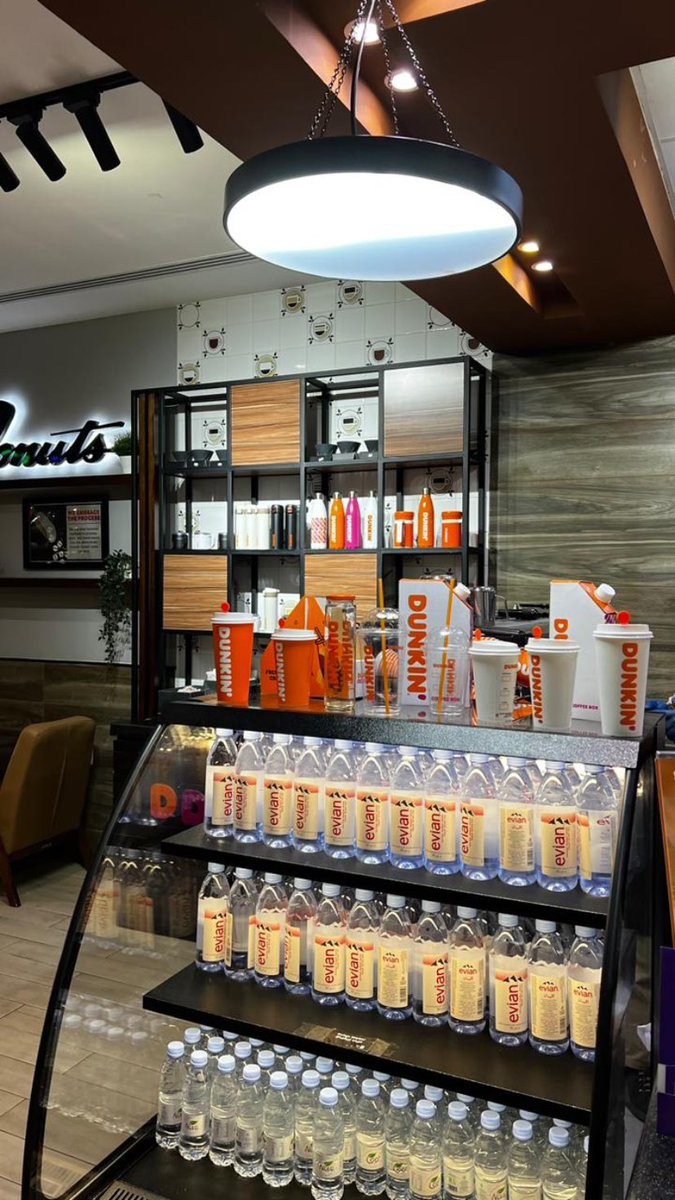 مشروبك دانكن او ستاربكس!؟
-اليوم انا دانكن 🫰🏻.