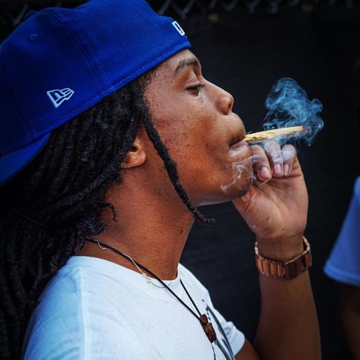 ShinePapers's tweet photo. Look me in my face ... I ainโt got no worries โจ๐ซ๐ค #Shinepapers #GoldGang #topshelf #pureleaf #vibes #love #medicate #unity #music #cookout
๐ธ: @thejohndino https://t.co/4C7u49XVo5