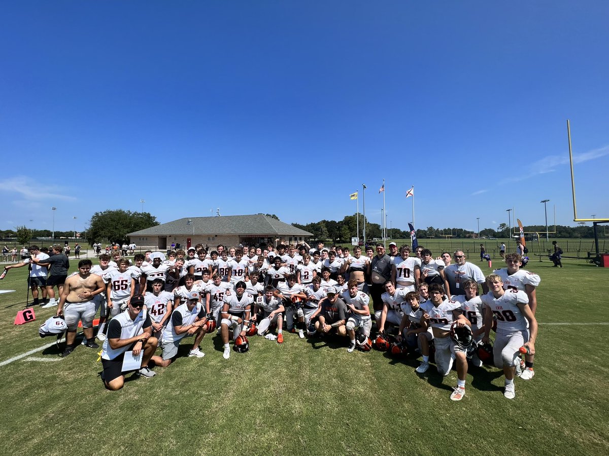 ErieHighSchool's tweet photo. @ErieTigersFB JV wins it 30-6 over Gainesville!!! @ErieHSAthletics https://t.co/c4In9PZmIG